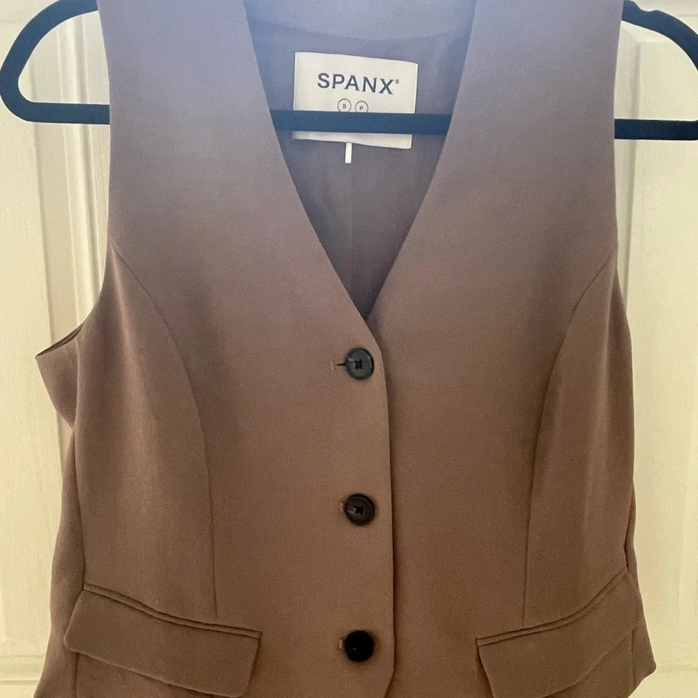 Spanx Carefree Crepe Vest - Smoke Size S - Picture 3 of 4